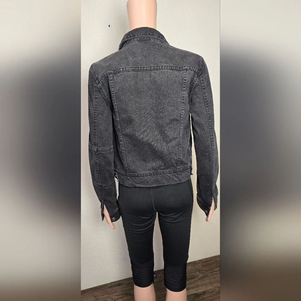 Free People Women’s Jean Jacket Rumors Denim in Washed Black Button Up Size XS - Picture 3 of 15